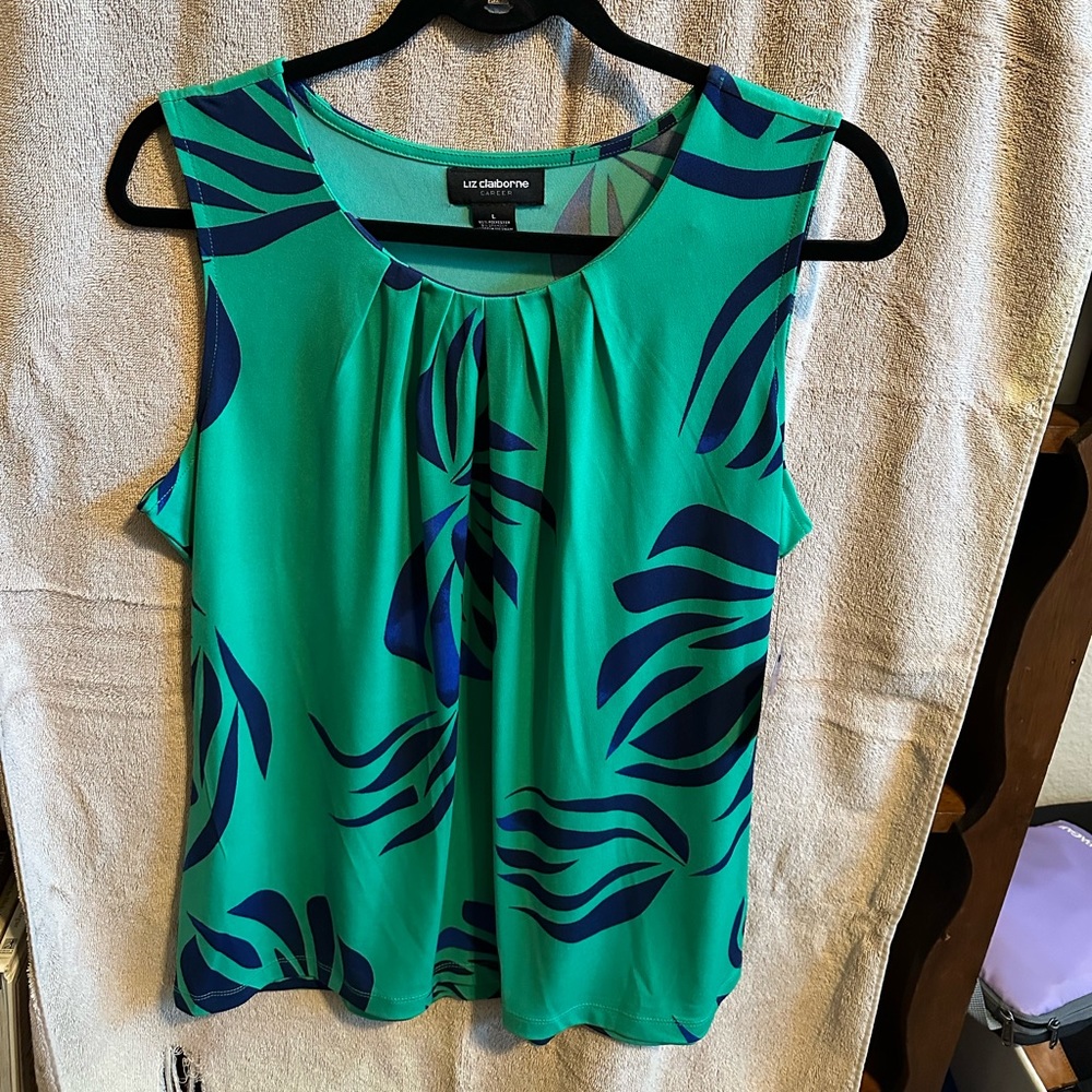 Liz Claiborne NWT sleeveless top